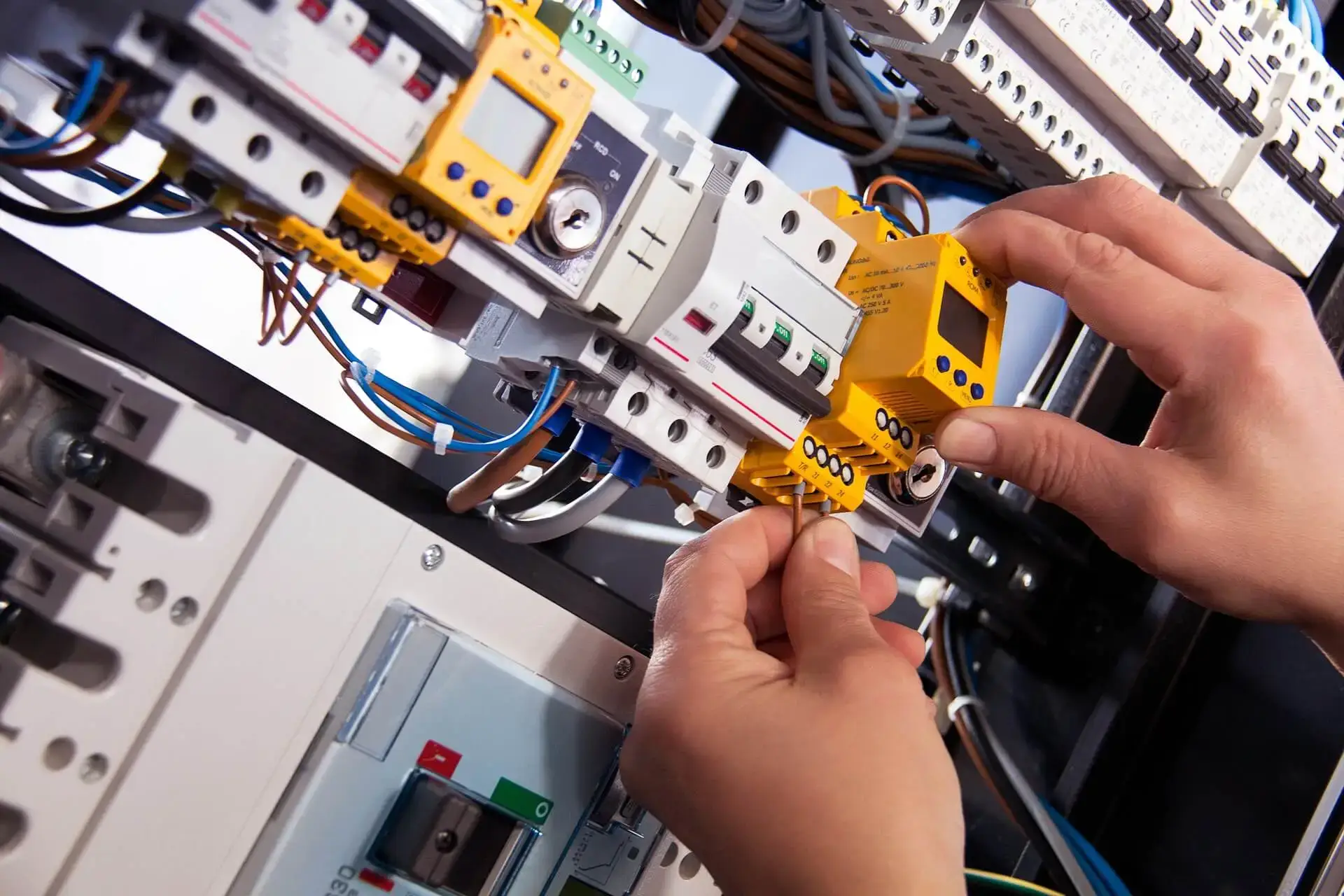 Certified electricians in Southend